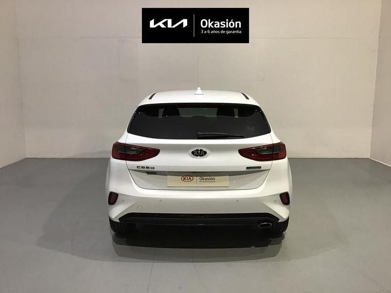 Usado Kia Ceed 136 CV (100 kW) 2021 Blanco Utilitario
