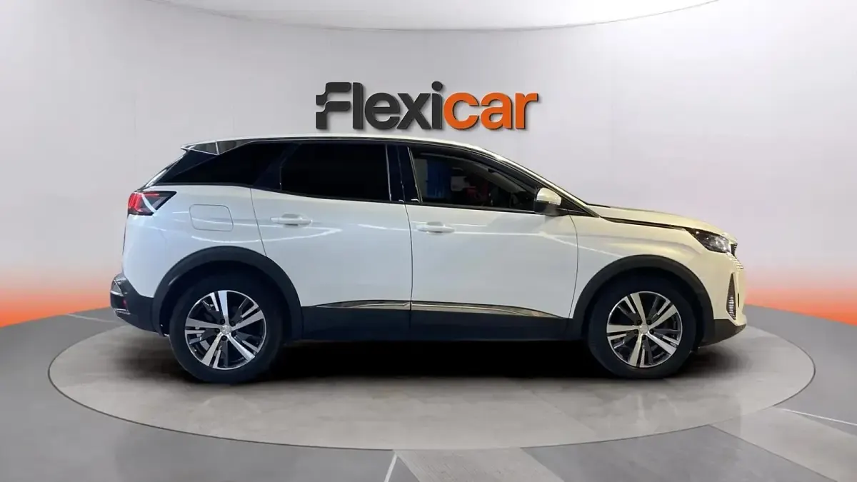 Usado Peugeot 3008 Allure 131 CV (96 kW) 2021 Blanco SUV