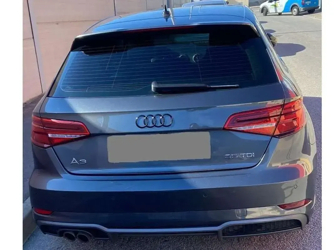 Usado Audi A3 Sportback S-Line 150 CV (110 kW) 2020 Gris Utilitario