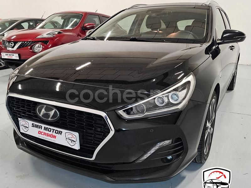 Negro Usado 2019 Hyundai i30 Style Familiar | 9990 € - Imagen 1/4