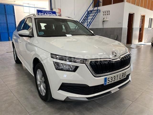 Usado Skoda Kamiq Ambition 110 CV (80 kW) 2021 Blanco SUV