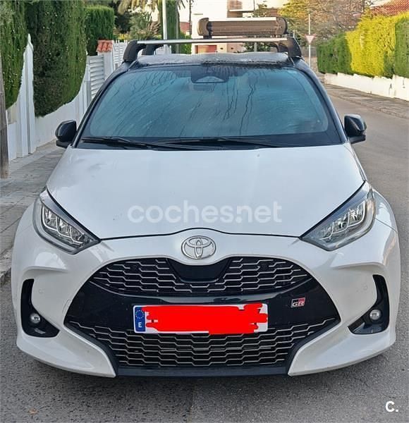 Usado Toyota Yaris Hybrid Sport 130 CV (95 kW) 2024 Blanco Berlina