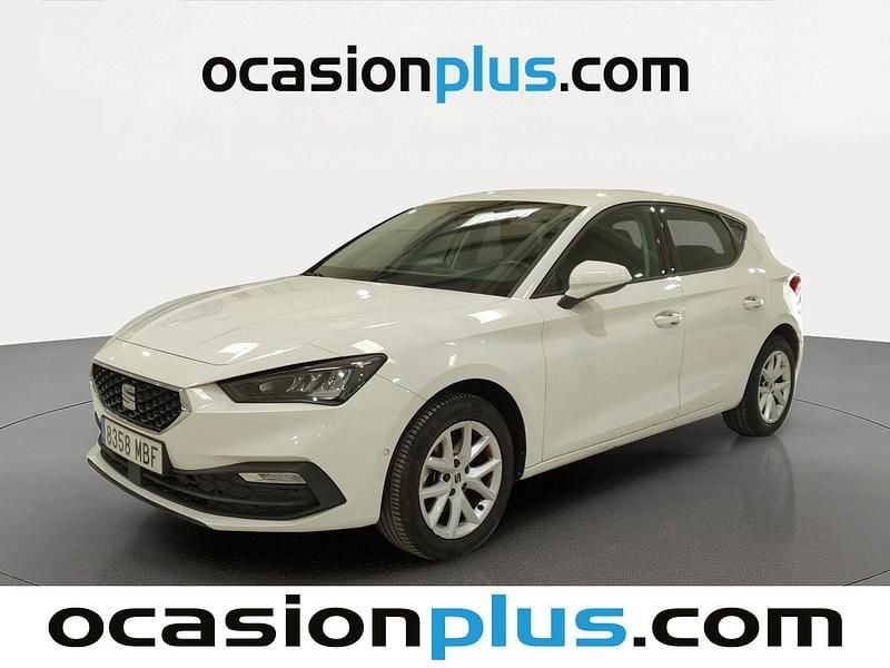 Usado Seat Leon Style 131 CV (96 kW) 2022 Blanco Utilitario