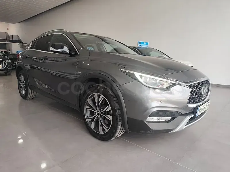 Usado Infiniti QX30 Premium 170 CV (125 kW) 2019 Gris / plata SUV