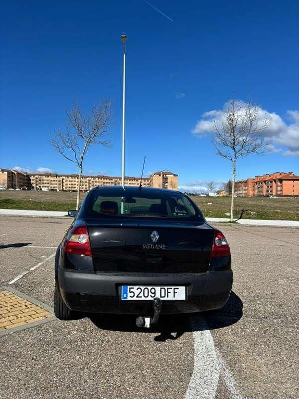 Usado Renault Mégane II Expression 80 CV (58 kW) 2005 Rojo Berlina