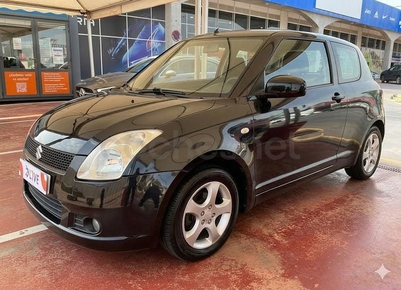 Usado Suzuki Swift GL 92 CV (67 kW) 2005 Negro Utilitario