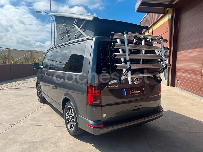 Usado VW California Beach 150 CV (110 kW) 2022 Gris / plata Van