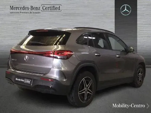Usado Mercedes EQA250 139 kW (190 CV) 2022 Gris montaña SUV