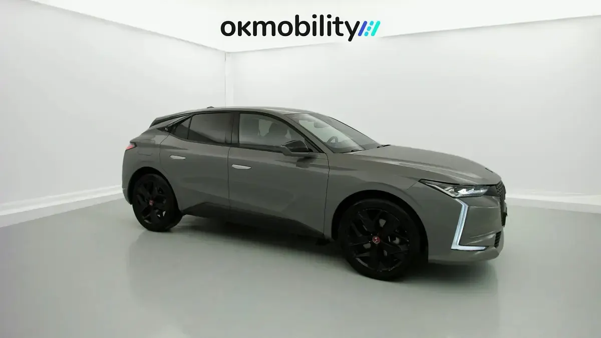 Usado DS Automobiles DS4 Performance Line Plus 225 CV (165 kW) 2023 Lacado gris SUV