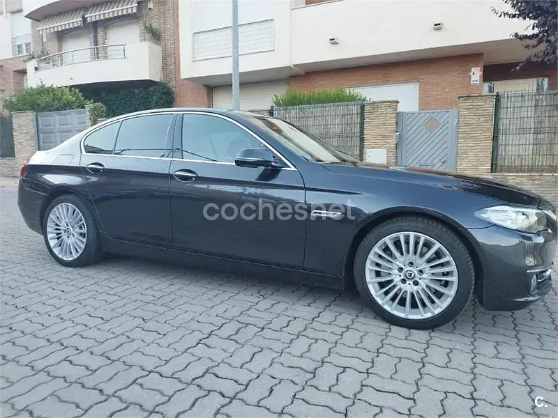 Usado BMW 530 Luxury Line 258 CV (189 kW) 2015 Negro Berlina