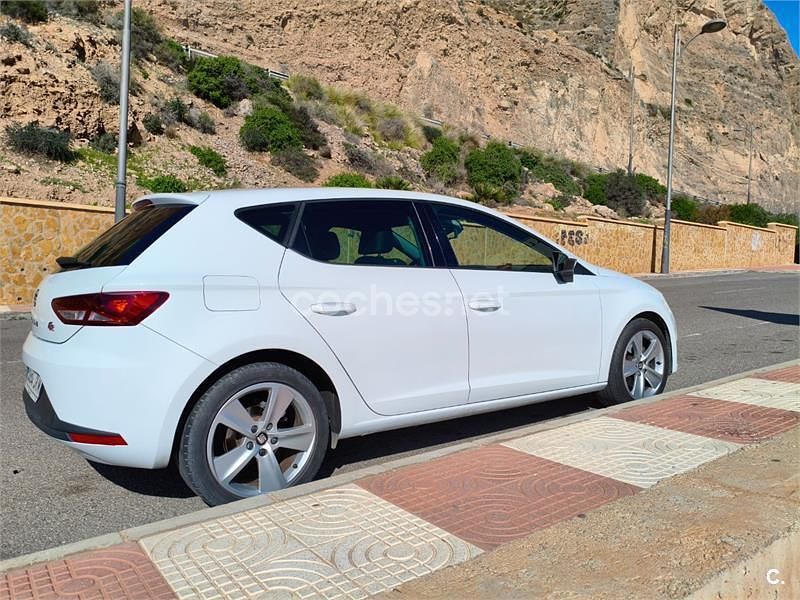 Usado Seat Leon FR 150 CV (110 kW) 2015 Blanco Berlina