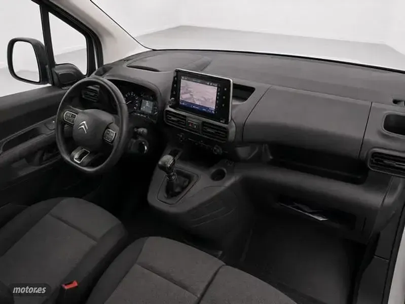 Usado Citroën Berlingo 100 CV (73 kW) 2023 Blanco Monovolumen