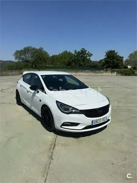 Usado Opel Astra Dynamic 150 CV (110 kW) 2017 Blanco Berlina
