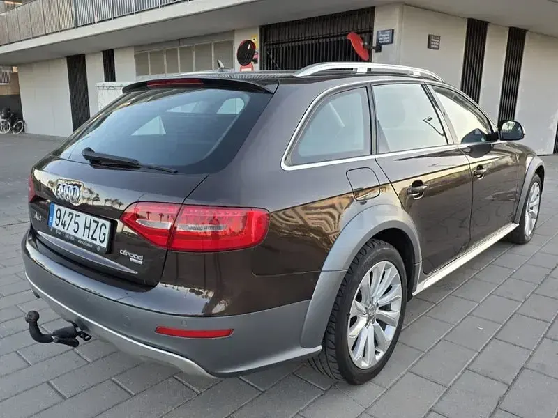 Usado Audi A4 Allroad 177 CV (130 kW) 2014 Marrón Familiar