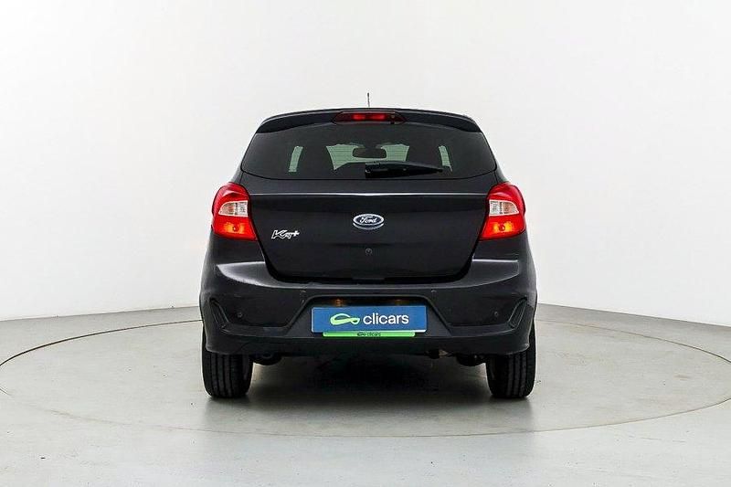 Usado Ford Ka Plus Ultimate 85 CV (62 kW) 2019 Negro Utilitario