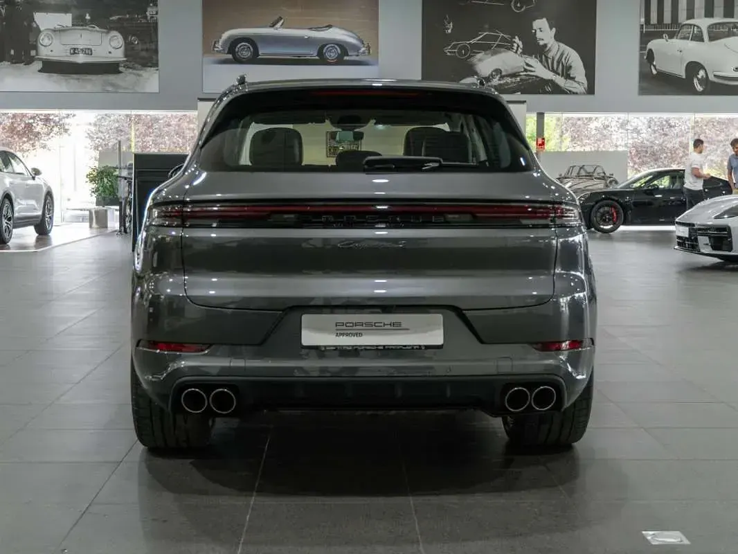 Usado Porsche Cayenne 475 CV (349 kW) 2025 Gris SUV
