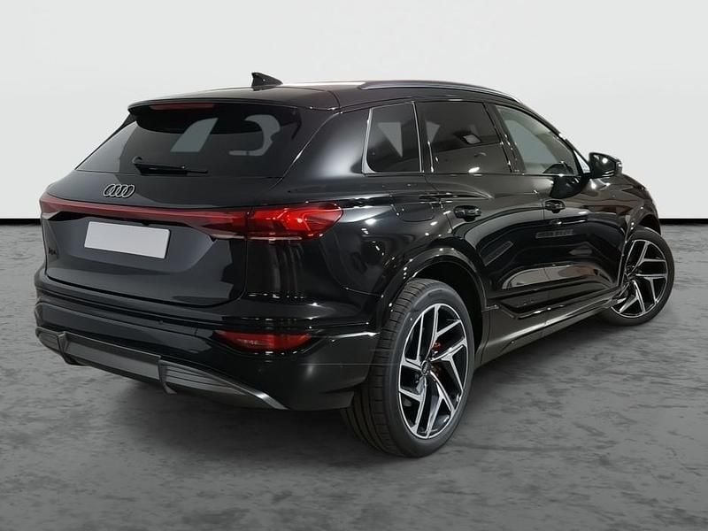 Usado Audi Q6 e-tron S-Line 284 kW (387 CV) 2025 Negro mito metalizado SUV