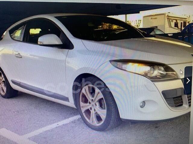 Usado Renault Mégane Dynamique 130 CV (95 kW) 2011 Blanco Berlina