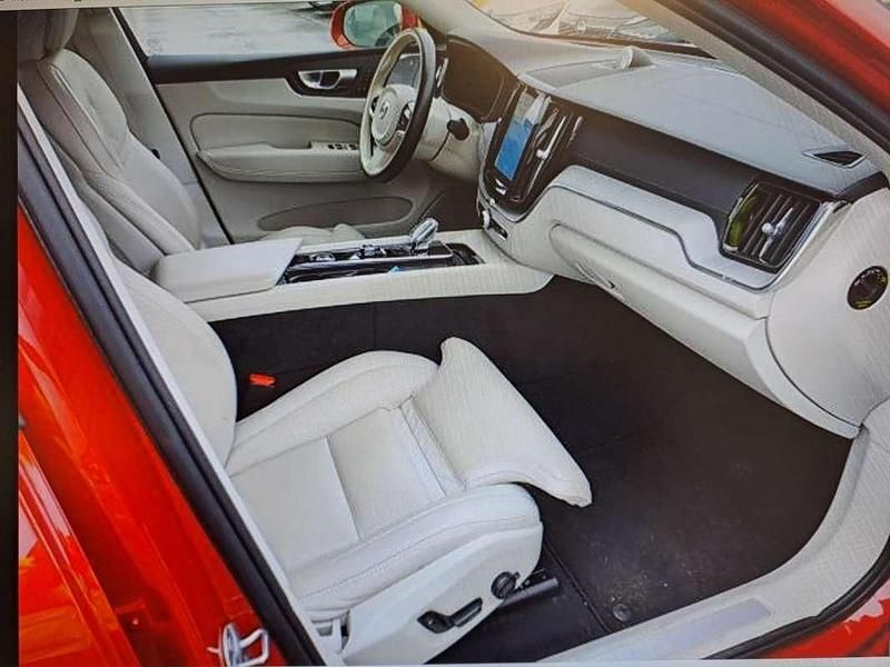 Usado Volvo XC60 Ultimate 253 CV (186 kW) 2023 Rojo SUV