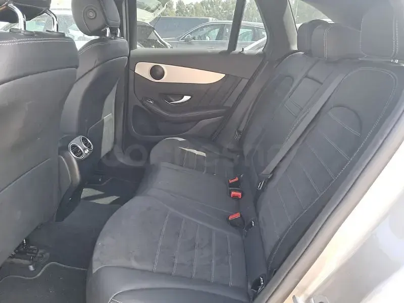 Usado Mercedes GLC300e 306 CV (225 kW) 2022 Gris / plata SUV