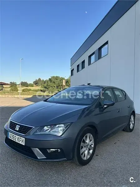 Usado Seat Leon Style 110 CV (80 kW) 2017 Gris / plata Berlina