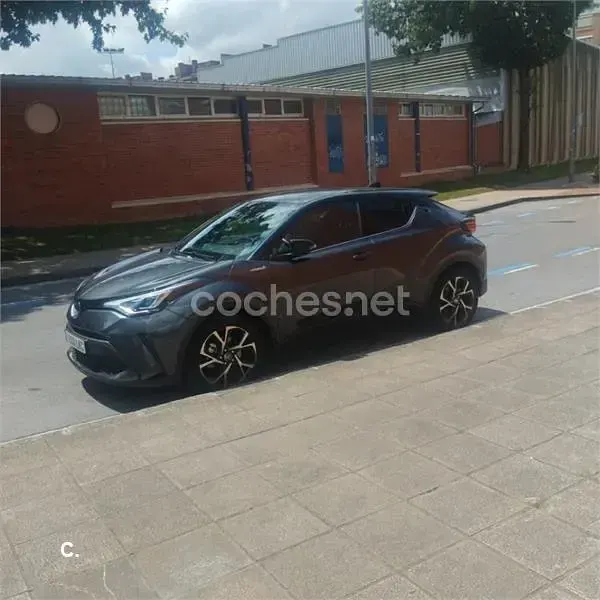 Usado Toyota C-HR Advance 184 CV (135 kW) 2020 Gris / plata SUV