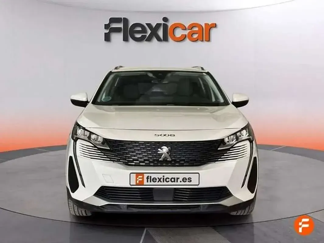 Usado Peugeot 5008 Allure 131 CV (96 kW) 2021 Blanco SUV
