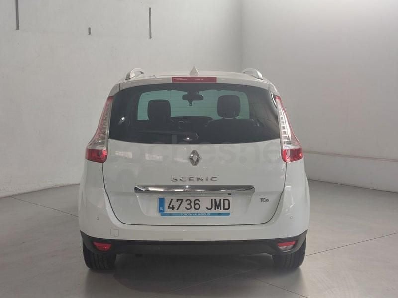 Usado Renault Grand Scénic IV Bose Edition 130 CV (95 kW) 2016 Blanco Monovolumen
