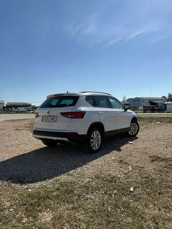 Usado Seat Ateca Ecomotive 114 CV (83 kW) 2018 Blanco SUV
