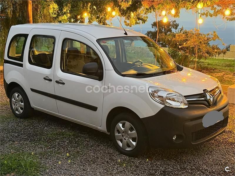 Usado Renault Kangoo 75 CV (55 kW) 2021 Blanco Monovolumen