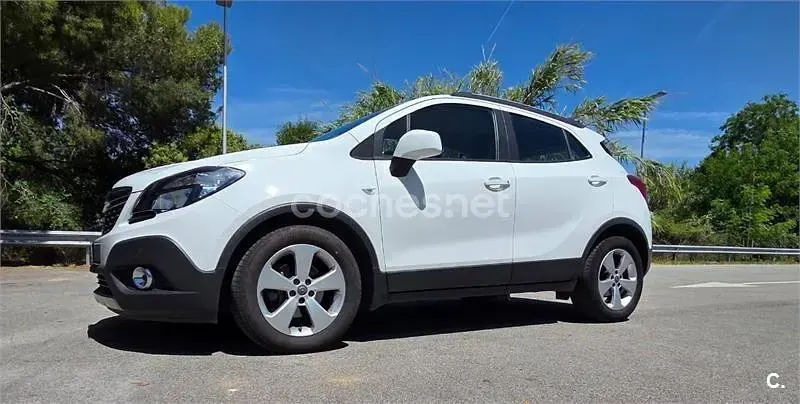 Usado Opel Mokka Selective 140 CV (102 kW) 2015 Blanco SUV