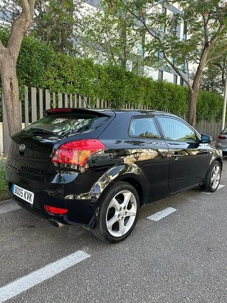 Używany Kia Ceed Active 128 KM (94 kW) 2011 Czarny Hatchback