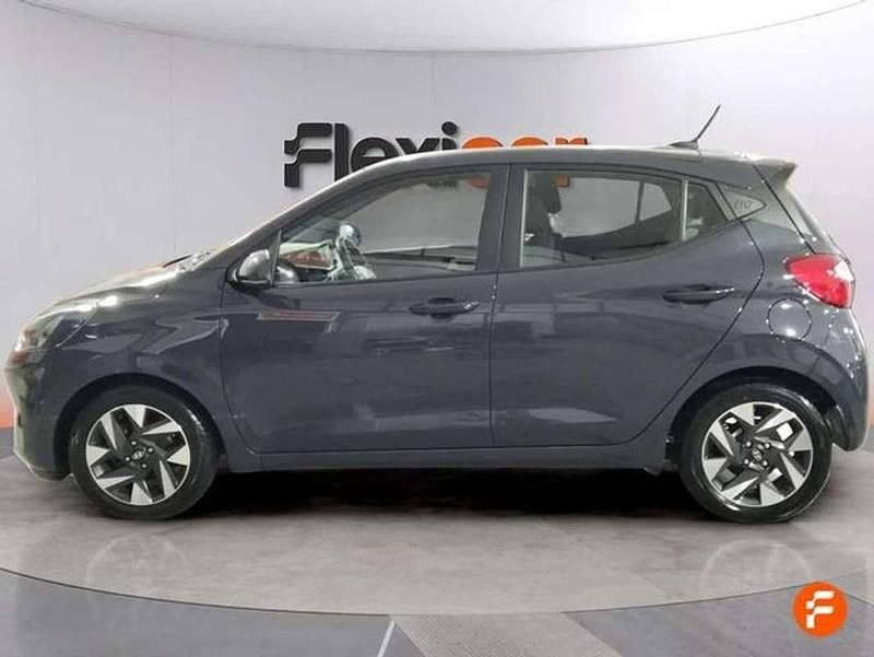 Usado Hyundai i10 67 CV (49 kW) 2023 Negro Utilitario