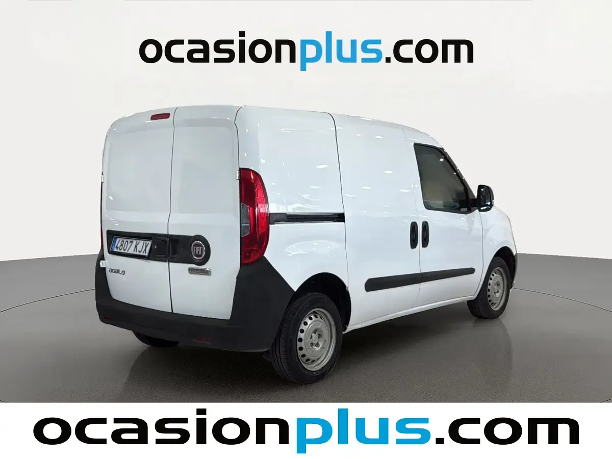 Usado Fiat Doblò 95 CV (69 kW) 2018 Blanco Monovolumen