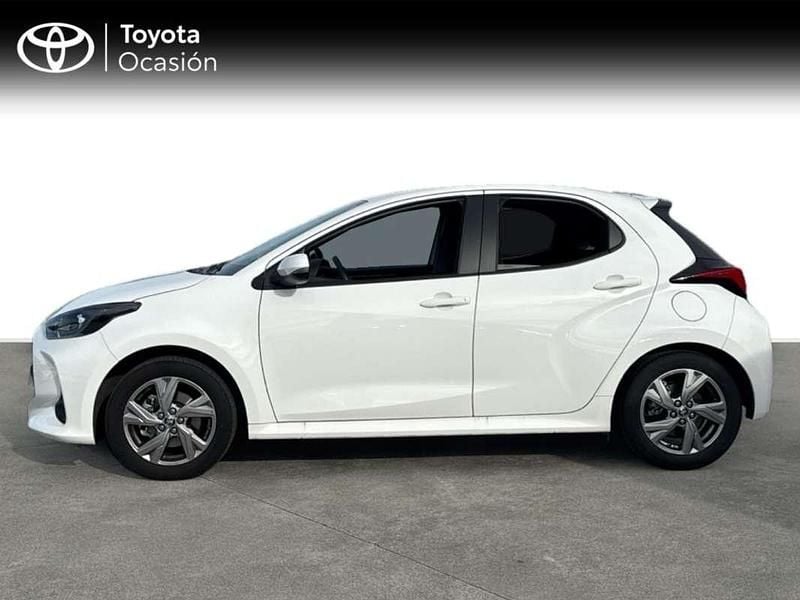 Usado Toyota Yaris Hybrid Active 116 CV (85 kW) 2024 Blanco Utilitario