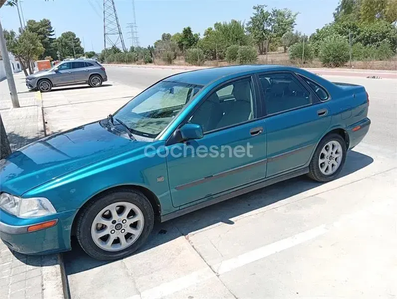 Usado Volvo S40 115 CV (84 kW) 2001 Verde Berlina