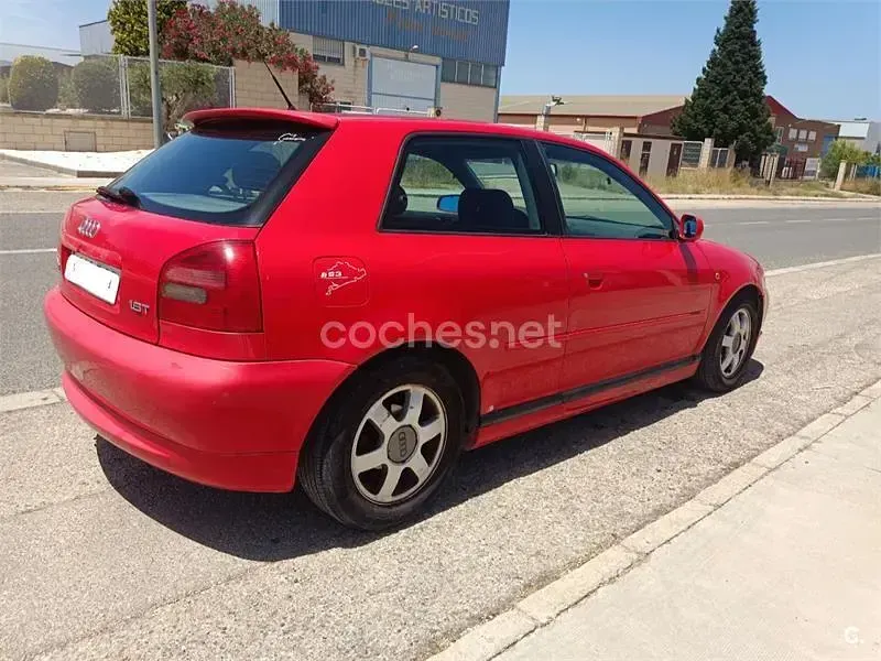 Usado Audi A3 Ambition 150 CV (110 kW) 1998 Rojo Utilitario