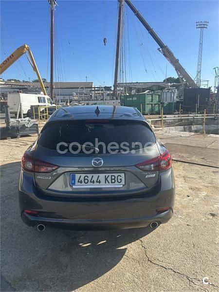 Usado Mazda 3 Luxury 150 CV (110 kW) 2017 Gris / plata Berlina