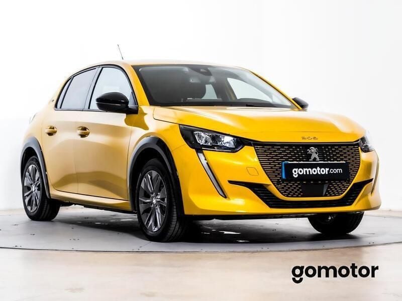 Usado Peugeot e-208 Allure 100 kW (136 CV) 2023 Amarillo Utilitario