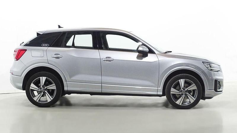 Usado Audi Q2 Sport 150 CV (110 kW) 2020 Gris SUV