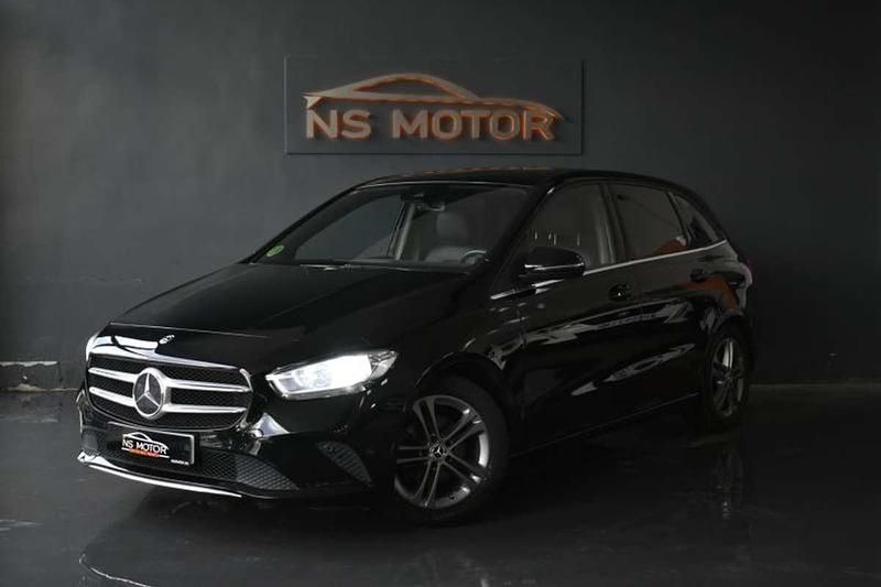 Usado Mercedes B180 136 CV (100 kW) 2019 Negro Monovolumen