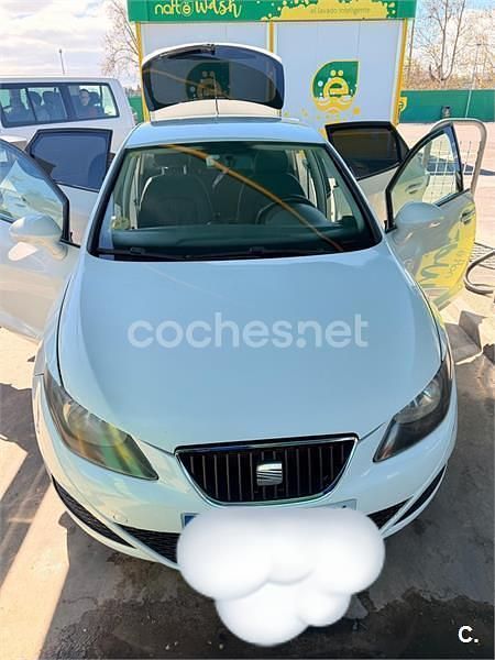 Usado Seat Ibiza Reference 75 CV (55 kW) 2011 Blanco Berlina