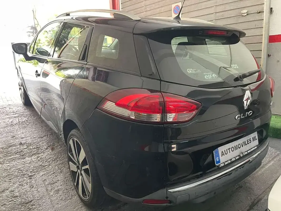 Usado Renault Clio 90 CV (66 kW) 2015 Negro Utilitario