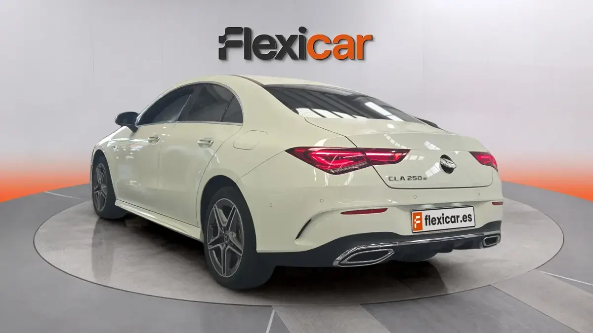 Usado Mercedes CLA250e Shooting Brake 218 CV (160 kW) 2020 Blanco Familiar