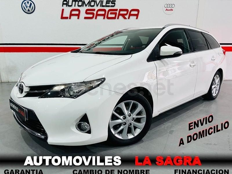 Usado Toyota Auris Business Edition 132 CV (97 kW) 2015 Blanco Familiar