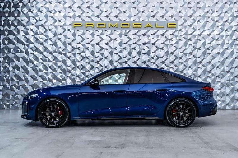 Usado Audi S5 367 CV (269 kW) 2025 Azul Familiar