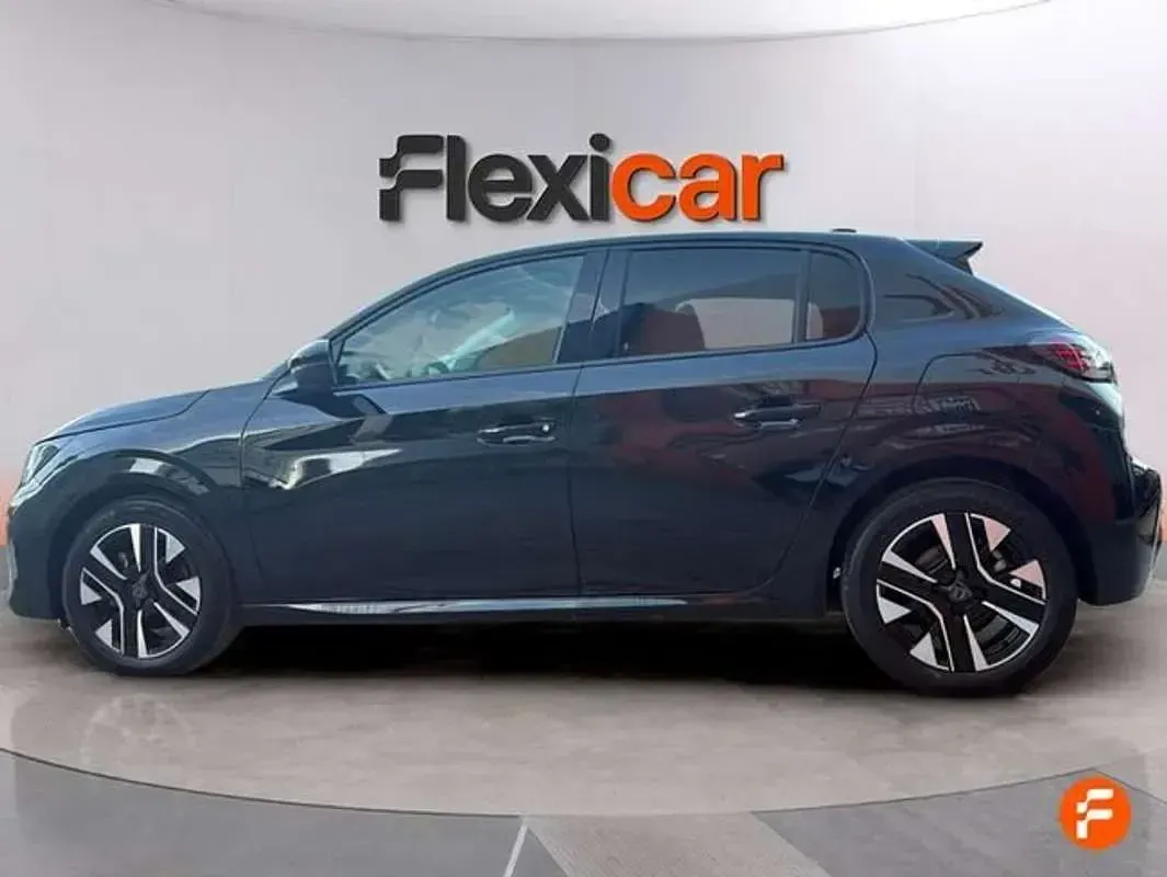 Usado Peugeot 208 Allure 101 CV (74 kW) 2025 Negro Utilitario