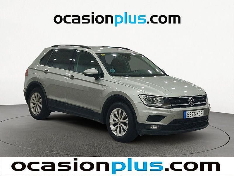 Usado VW Tiguan Edition 116 CV (85 kW) 2018 Gris plata SUV