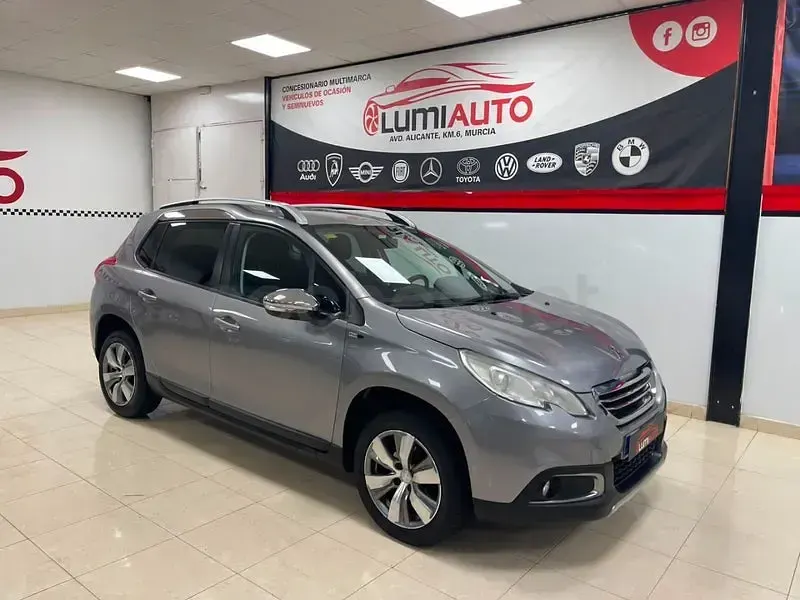 Usado Peugeot 2008 Style 82 CV (60 kW) 2016 Gris / plata SUV