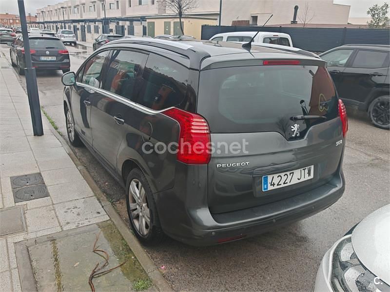 Usado Peugeot 5008 Sport 150 CV (110 kW) 2010 Gris / plata Monovolumen